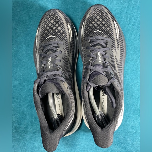 Size 12.5 Wide - Men’s Hoka One Clifton 9 black shoes - Picture 6 of 8